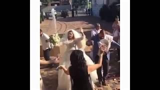 Жених и невеста разбивают свадебные тарелки на счастье Традиционная армянская свадьба 2017