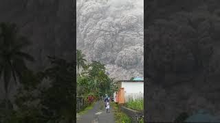 Gunung semeru kembali meletus