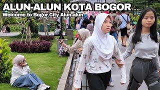 Berjalan di tengah hiruk pikuk Alun-alun Kota Bogor  Walking Tour