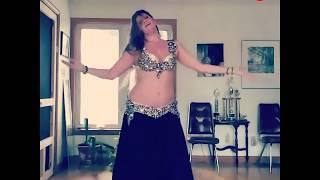 Güzelce Kıvıran Arap Dansöz Show