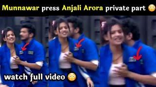 Anjali Arora Touch private parts  Anjali Arora Lock upp Viral video