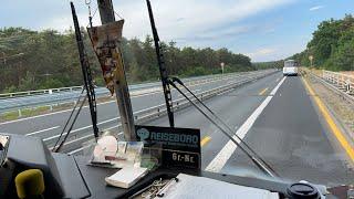 Ikarus 250 und Fleischer Bus auf der Autobahn nach Berlin