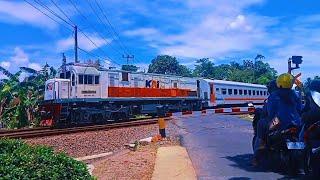 Kereta api Bengawan dari arah barat