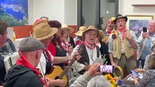 I Maggiaioli di Barberino di Mugello cantano la canzone del Maggio