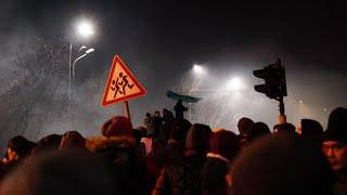 Протесты и столкновения в Алматы в ночь с 4 на 5 января. Без комментариев