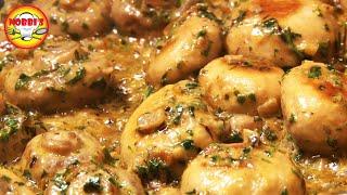 Creamy fine garlic mushrooms from the pan