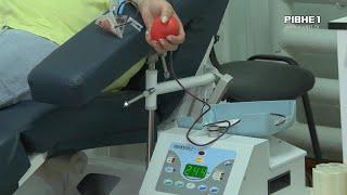 Які групи крові потрібні Рівненському обласному центру служби крові та з якими ситуація критична?