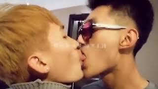 gay kiss 