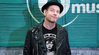 Slipknot - Corey Taylor answers 6 Questions.