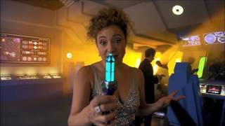 Doctor Who - Alex Kingston Mesmerised By The Doctors Sonic Screwdriver