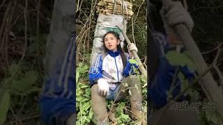 Gadis pekerja keras suku Yi kampung liangshan sichuan china