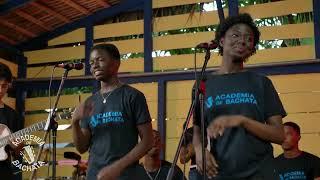 Amor a medio tiempo Yoskar Sarante Academia de Bachata - En Vivo