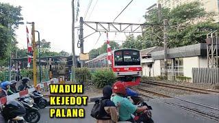 Kejadian Tak Terduga saat Nonton kereta listrik kita Palang Kereta Duren kalibataAda JR 205 TM 6000