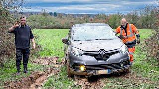 MACCHINA BLOCCATA NEL FANGO DURANTE ESPLORAZIONE CHIAMIAMO I SOCCORSI