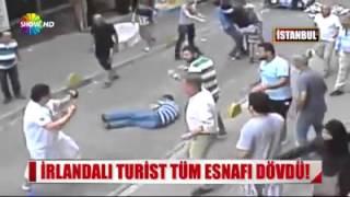 + + Tourist verprügelt 15 Leute in der Türkei + +