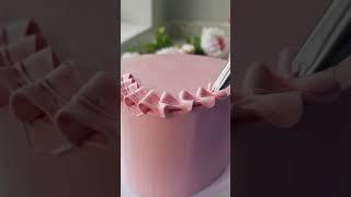 Decorate a Red Velvet Cake With Me️ #redvelevet #redvelvetcakedesign #cakedecorating #cake