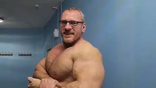 Muscle daddy Sorin Sandor  pec bounce and flex