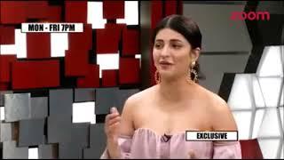 Shruti hasan nipple slip during live interview।Embarrassing moment of Superstar