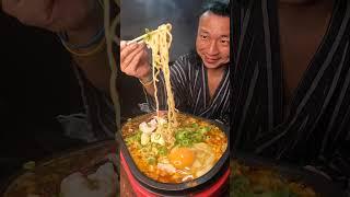 【Truck Cooking】Making very hot ramen noodles with raw octopus legs【asmr】#shorts