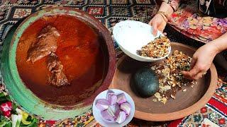 Fesenjoon Fesenjān cooking - Delicious Iranian food فسنجون 