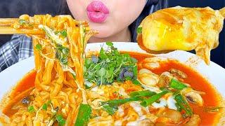 ASMR SPICY NOODLES RICE CAKES & SOFT BOILED EGGS COVERED IN CHEESE MUKBANG