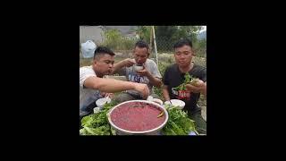 CHIẾN MÓN TIẾT CANH KHỔNG LỒ CÙNG BỐ CHÚ ANH  Anh 1985 vlog #nhipsongtaybac  #food #amthuc #mukbang