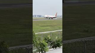 Pesawat Batik Air Boeing 737-800 Landing Runway 06 Bandara Soekarno-Hatta Jakarta