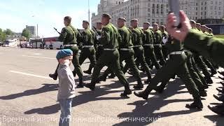 Воинское приветствие маленькому патриоту Парад Победы Русская армия