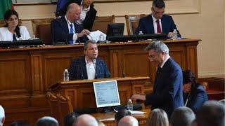 Тошко Йорданов чете опорките на министрите от Сглобката