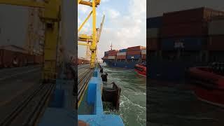 kapal Contener nabrak pelabuhan