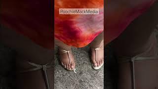 #sandals #toes #flipflops #bbwtoes #candidfeet