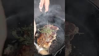 How To Make the BEST Steak On Cast Iron Pan 25 Sec