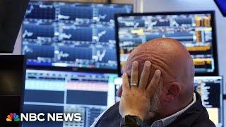 Stock market tumbles at close amid fears of economic slowdown