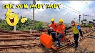 LORI SUPER IMUT Berburu Lori Imut di Perlintasan Kereta Api KRL JPL 25i Citayam Depok