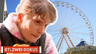 Carola auf der Kirmes  Armes Deutschland  RTLZWEI Dokus