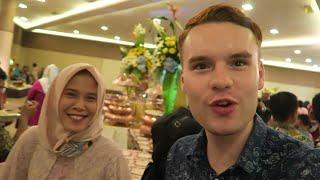 INVITED TO AN INDONESIAN WEDDING IN BEKASI JAKARTA 