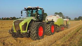 Claas Power Persen en stapelen in een werkgang. Akkerb. Peter Smith Bunde.