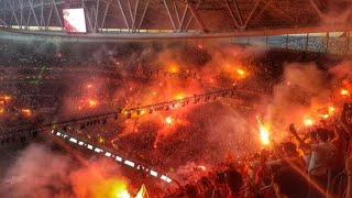 ULTRASLAN DÜNYANIN EN BÜYÜK TARAFTAR GRUBU ️  TÜYLER DİKEN  #GALATASARAY #ULTRASLAN