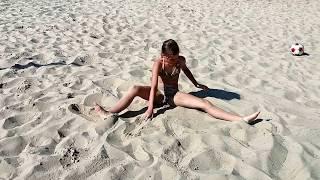 Миркина спортивная гимнастика на пляжеGymnastics on the beach