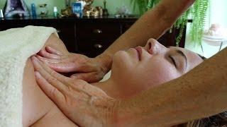 Sinnliche Berührungen für die pure Entspannung - Lomi Lomi Nui-Massage