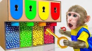 KiKi Monkey unbox Rainbow MM Candy Dispenser Machine at swimming pool with DucklingKUDO ANIMAL KIKI