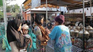 Bawa anak Nyium semar di acara sedekah bumi