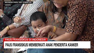 Paus Fransiskus Memberkati Anak Penderita Kanker