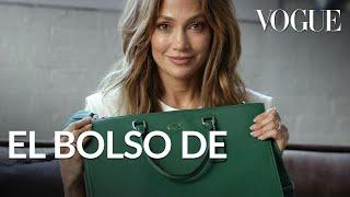 Jennifer Lopez revela qué lleva en su bolso EN ESPAÑOL  Vogue México y Latinoamérica