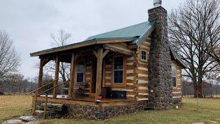 Amazing Rustic Tiny Cabin with Bathtub