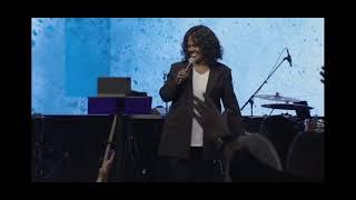 CeCe Winans sings “You Know My Name”