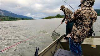 Columbia River Shad Fishing - The Shad Rack below Bonneville Dam