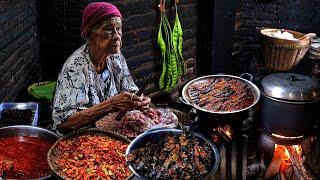 USIA 118 TAHUN MASIH KUAT JUALAN?? 2 DUA KWINTAL IKAN LELE LUDES SEHARI?? MANGUT LELE MBAH MARTO