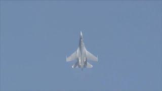 J-16 fighter jet showcases aerobatic flying at Airshow China