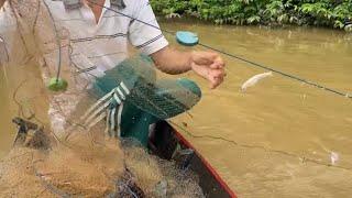 Begini hasil jaring ikan di saat air sungai besar meluap menyerbu rawa